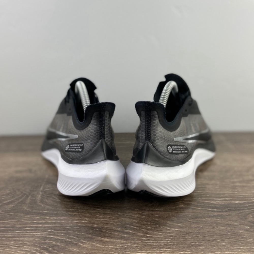 NEW Nike Zoom Gravity - Picture 4 of 5